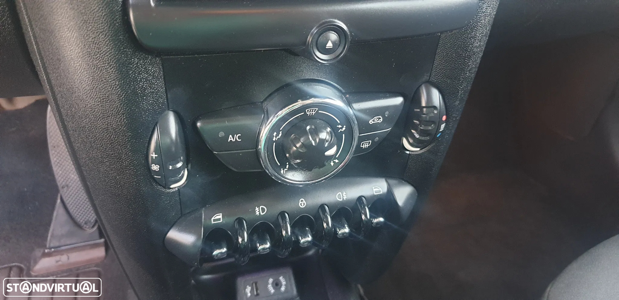 MINI 3 Portas One D - 14