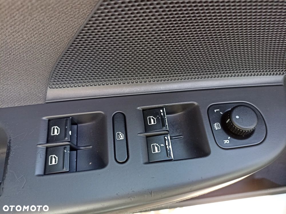 Volkswagen Golf - 21