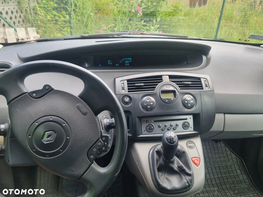 Renault Scenic 1.6 Confort Authentique - 4