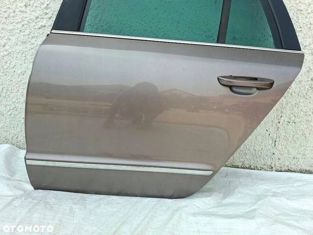 SKODA SUPERB 2011r 3T0 KOMBI DRZWI LEWE TYLNIE LEWY TYŁ TYLNE LF4U - 2