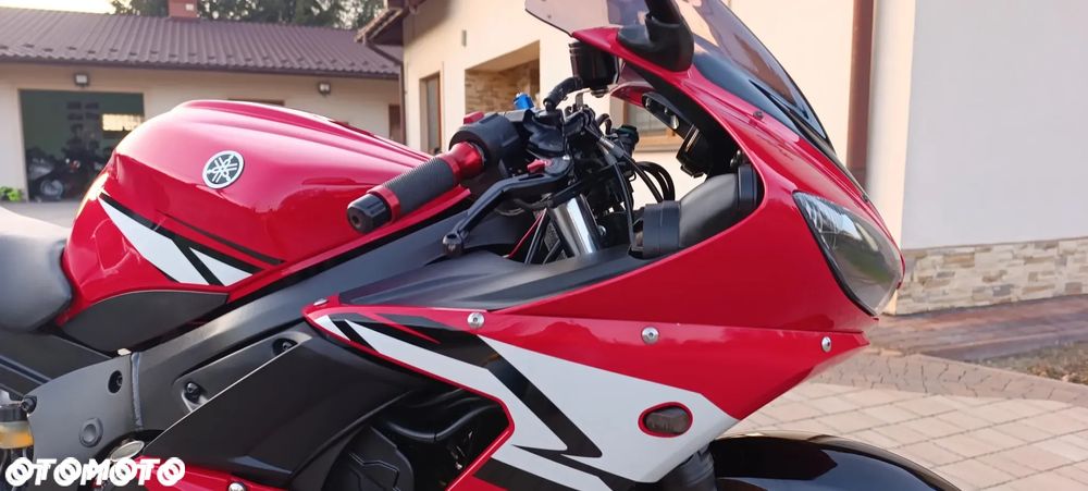 Yamaha YZF - 27