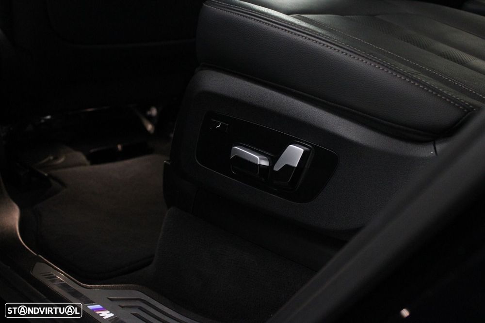 BMW X7 40 d xDrive Pack M — fotografia 47