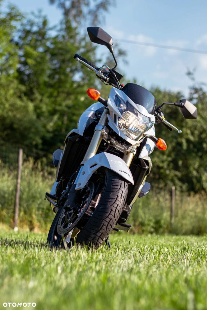 Suzuki GSR - 1