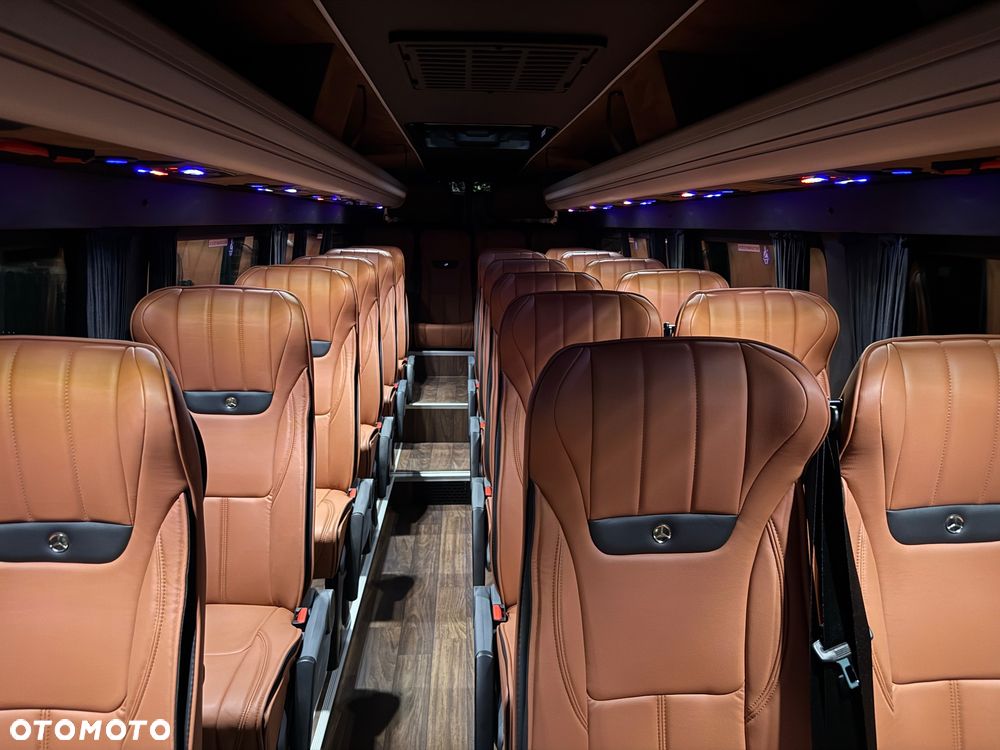Mercedes-Benz Sprinter 519 - 40