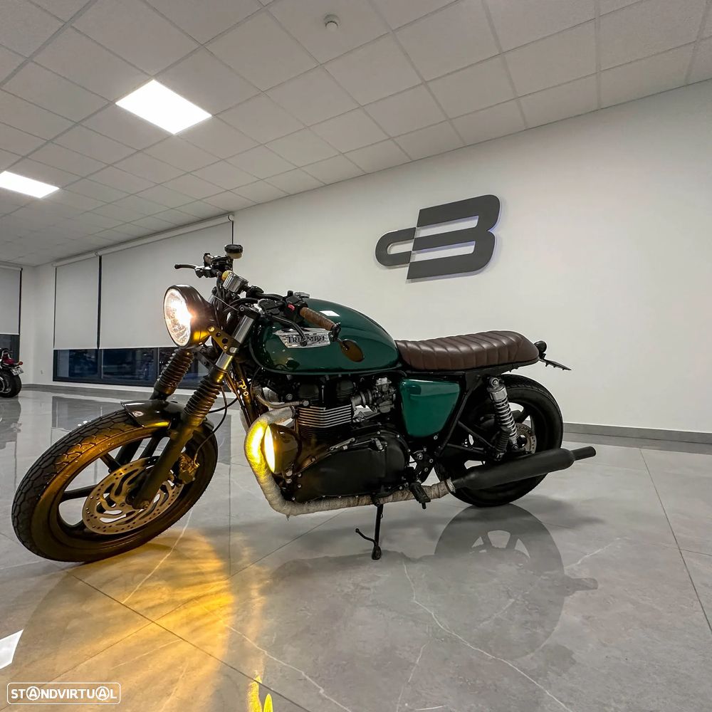 Triumph Bonneville - 12
