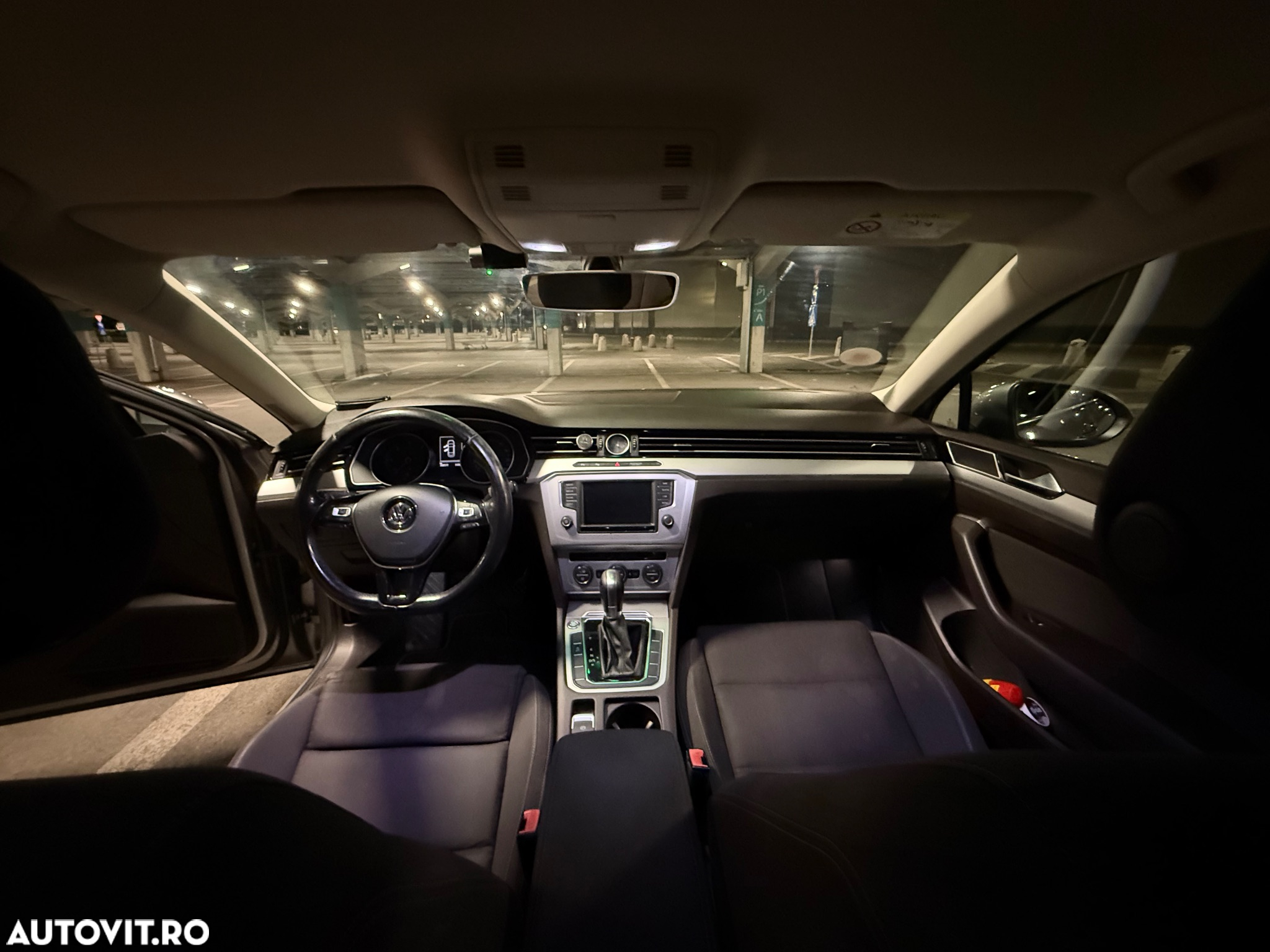 Volkswagen Passat - 11