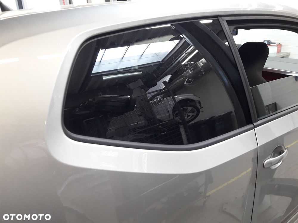 Volkswagen up! 1.0 TSI GTI - 35