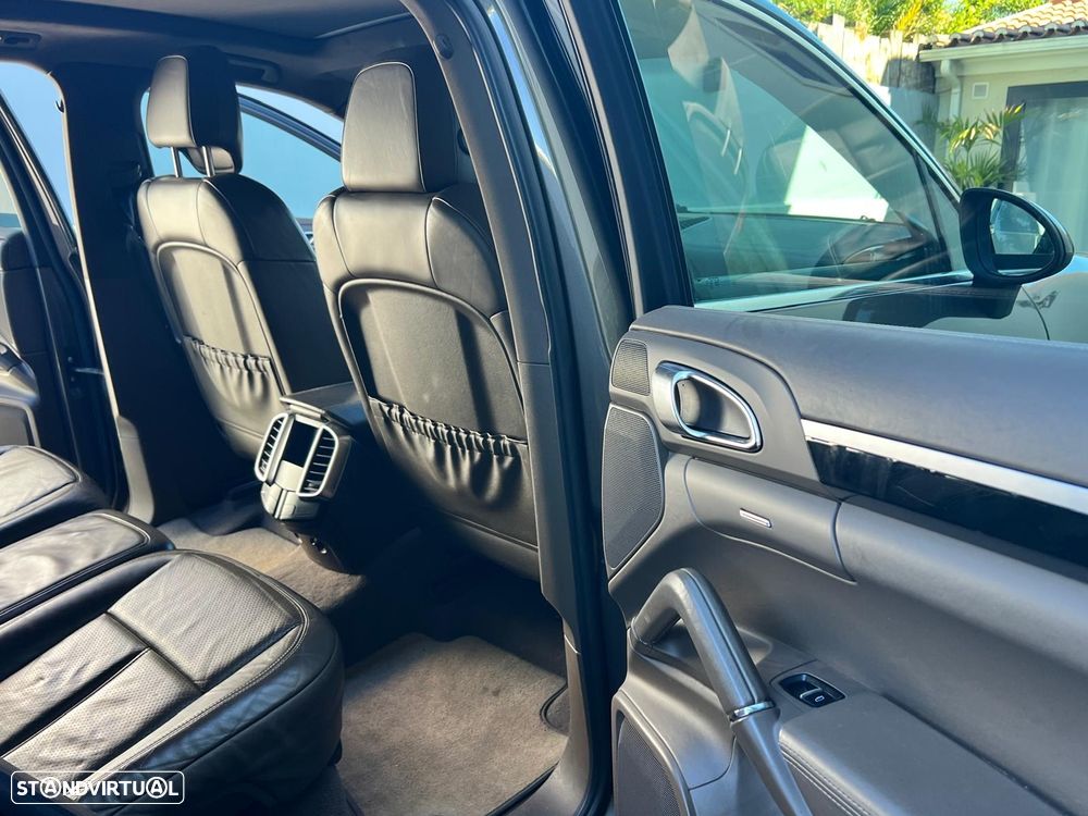 Porsche Cayenne Diesel Tiptronic S - 37