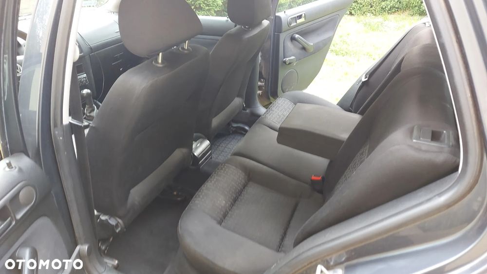 Volkswagen Golf 1.6 Basis - 4