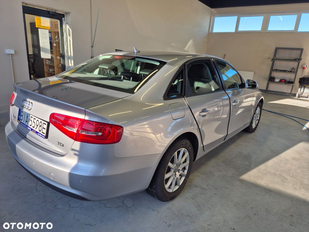 Audi A4 Limousine - 4