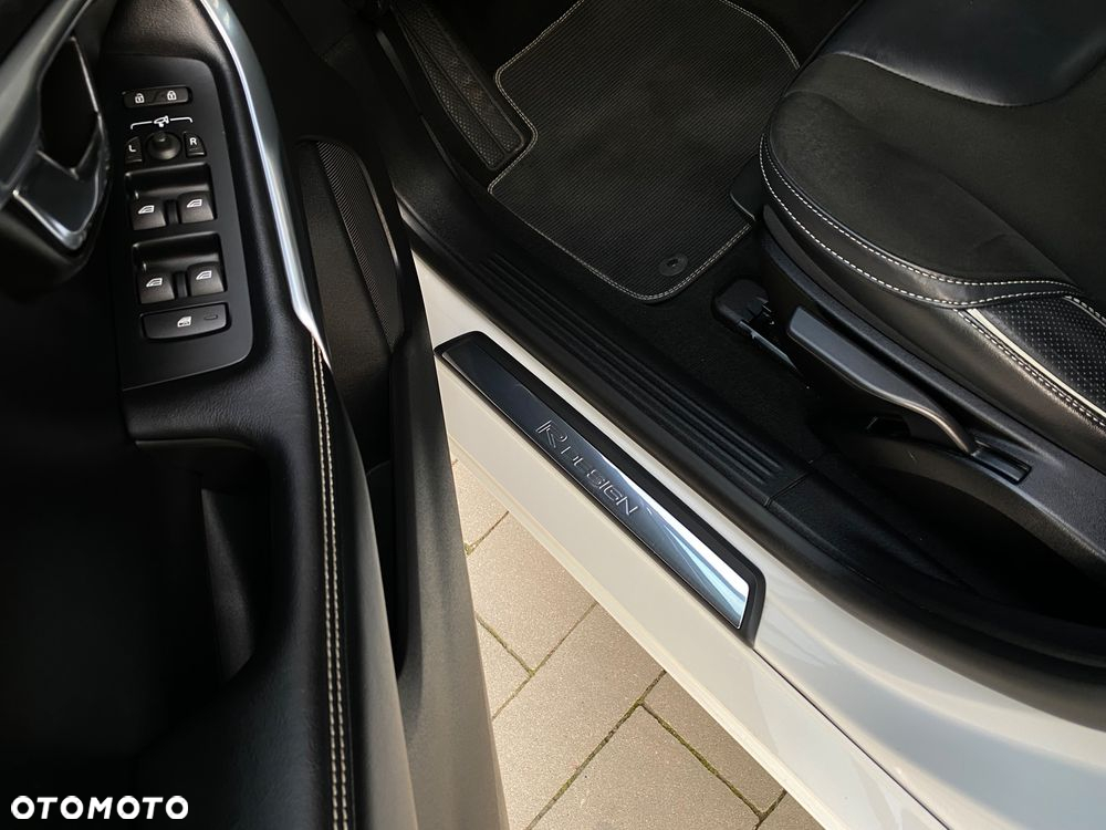 Volvo V40 T4 Drive-E R-Design Momentum - 30