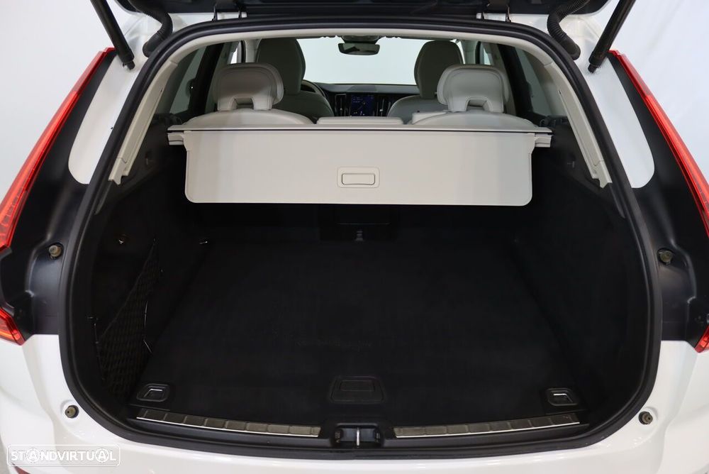 Volvo XC 60 2.0 T6 PHEV Inscription Expression AWD - 11