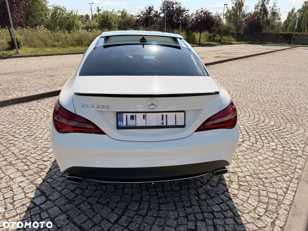 Mercedes-Benz CLA 250 7G-DCT AMG Line - 5