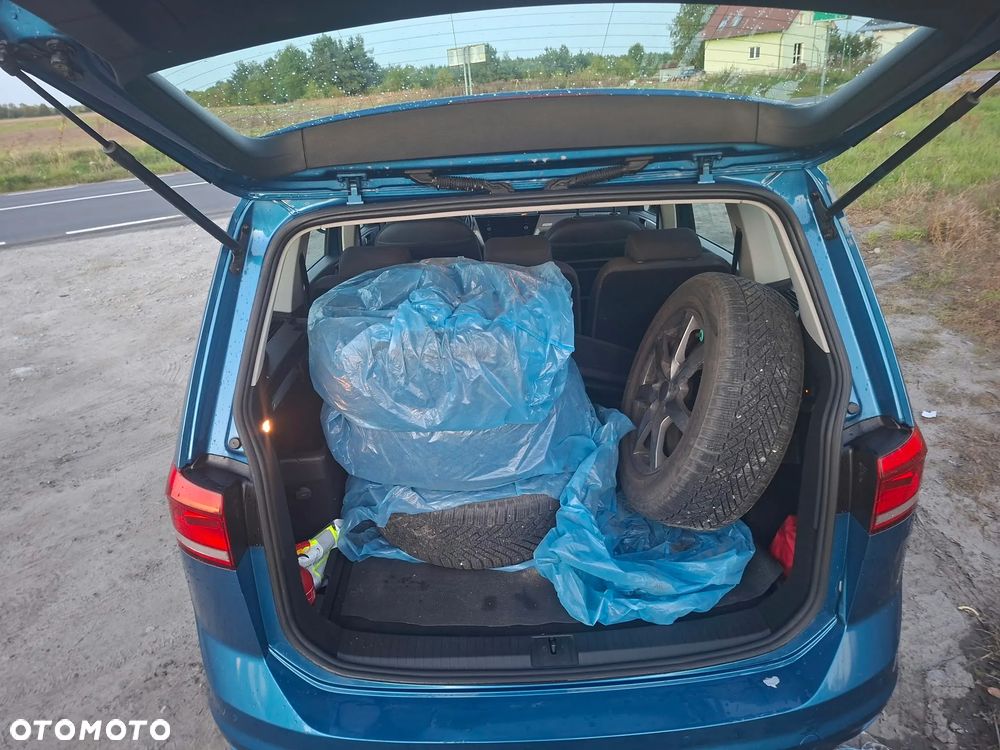 Volkswagen Touran - 8