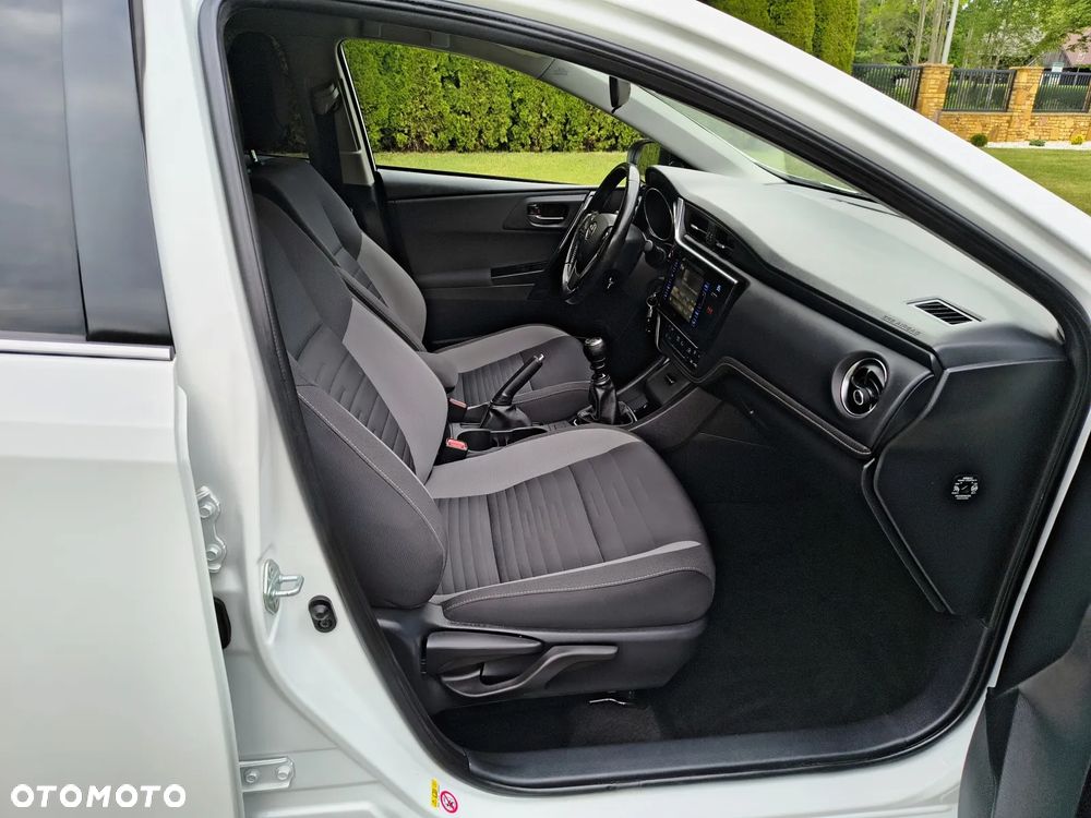 Toyota Auris 1.6 D-4D Dynamic - 20