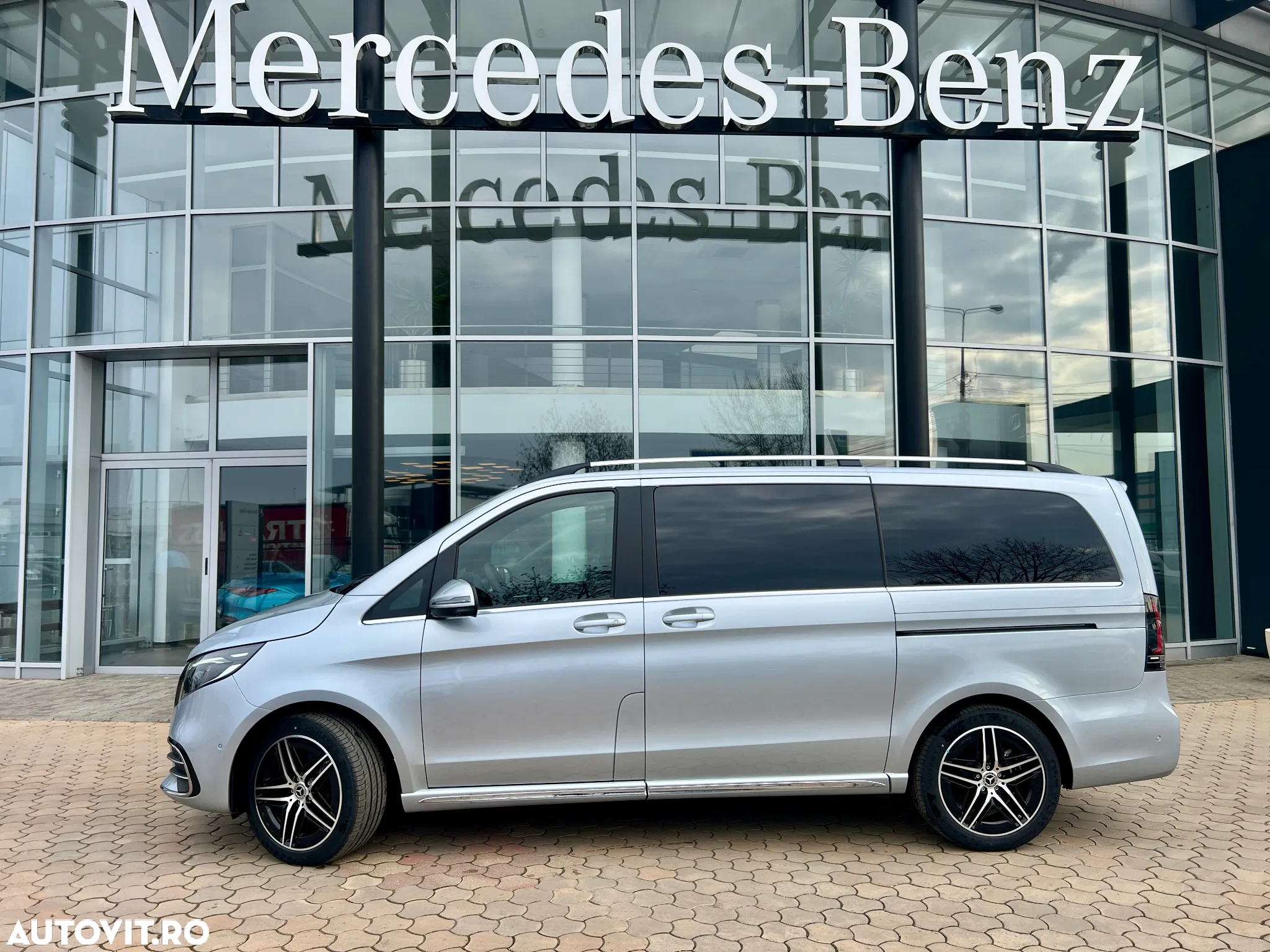 Mercedes-Benz V 300 d Combi Lung 237 CP AWD 9AT AVANTGARDE EDITION - 2