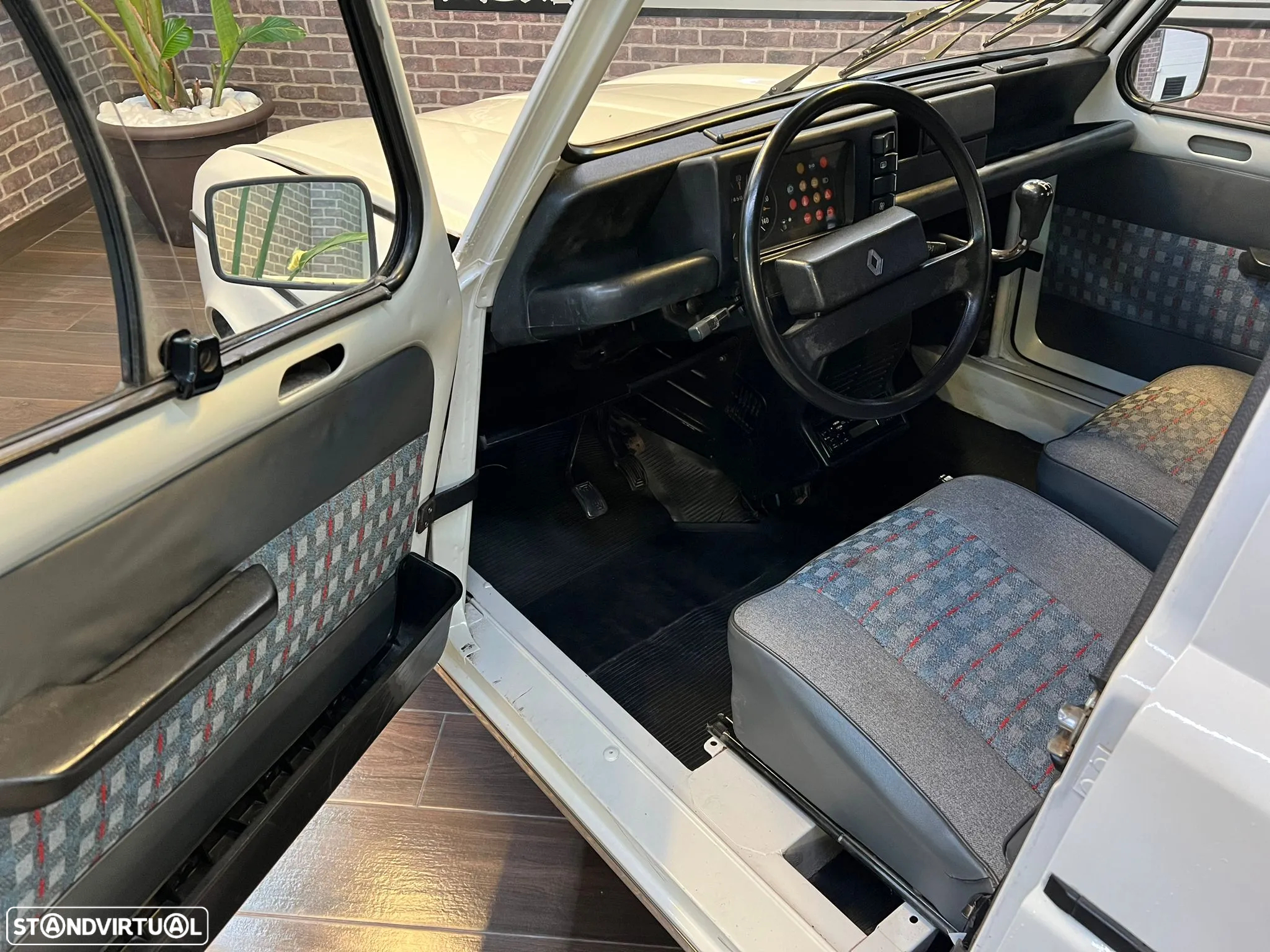 Renault 4 1.1 GTL - 12