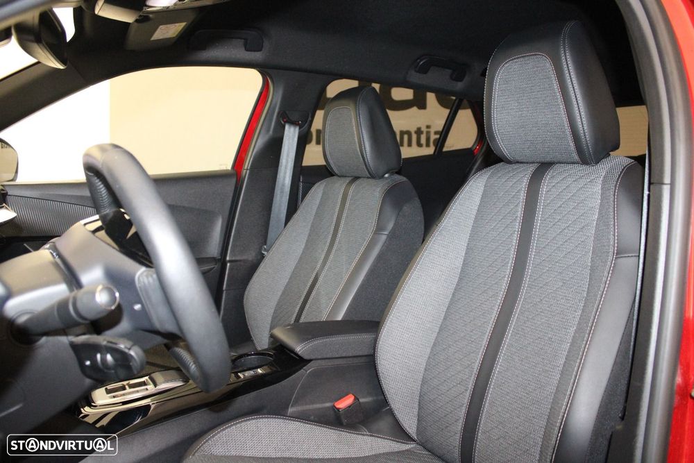 Peugeot e-2008 54 kWh Allure - 31