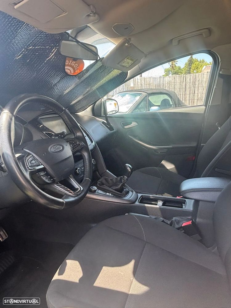Ford Focus 1.0 EcoBoost S&S - 12