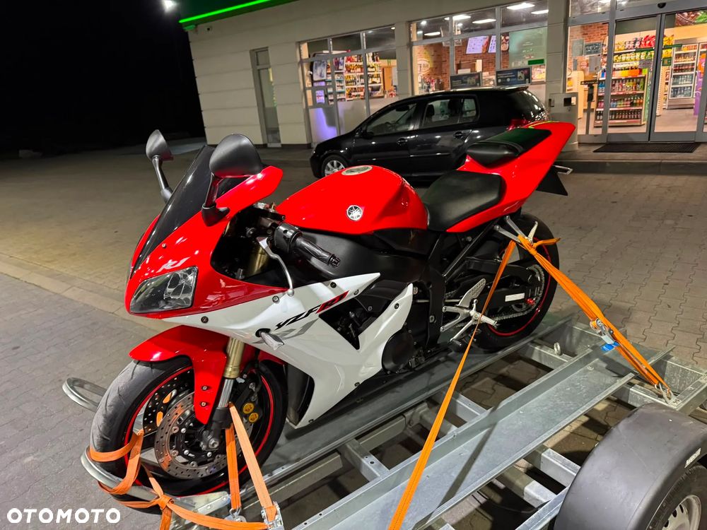Yamaha R1 - 27