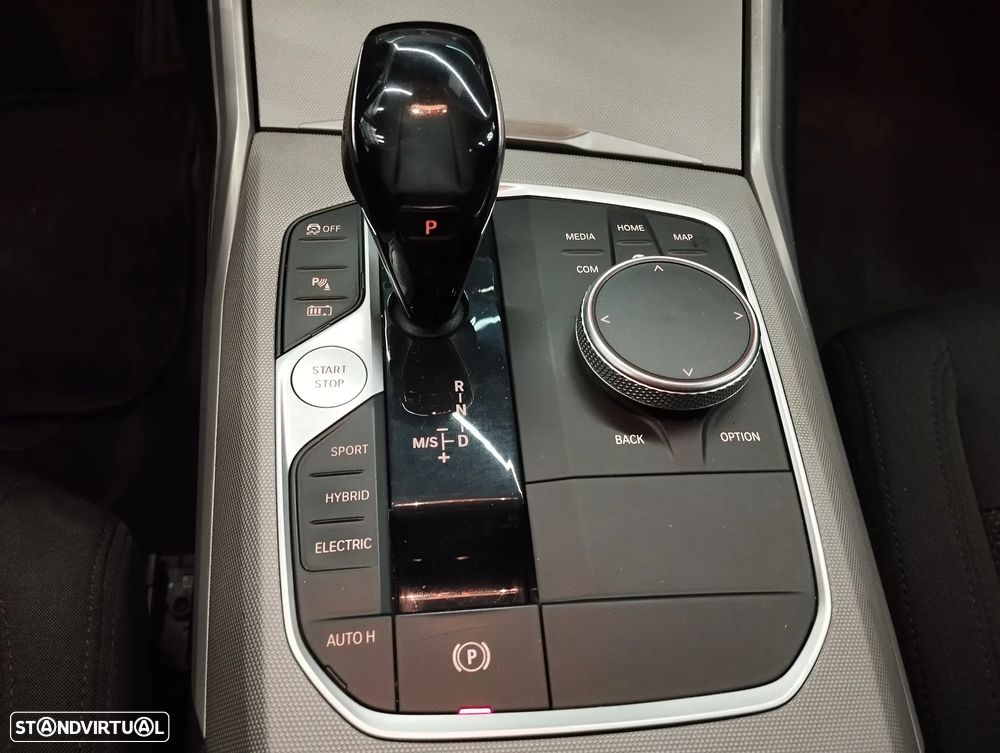 BMW 330 e Auto - 35