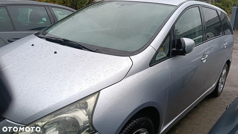 Mitsubishi Grandis - 15