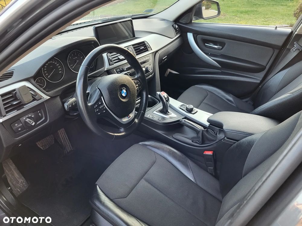 BMW Seria 3 328i Modern Line - 17