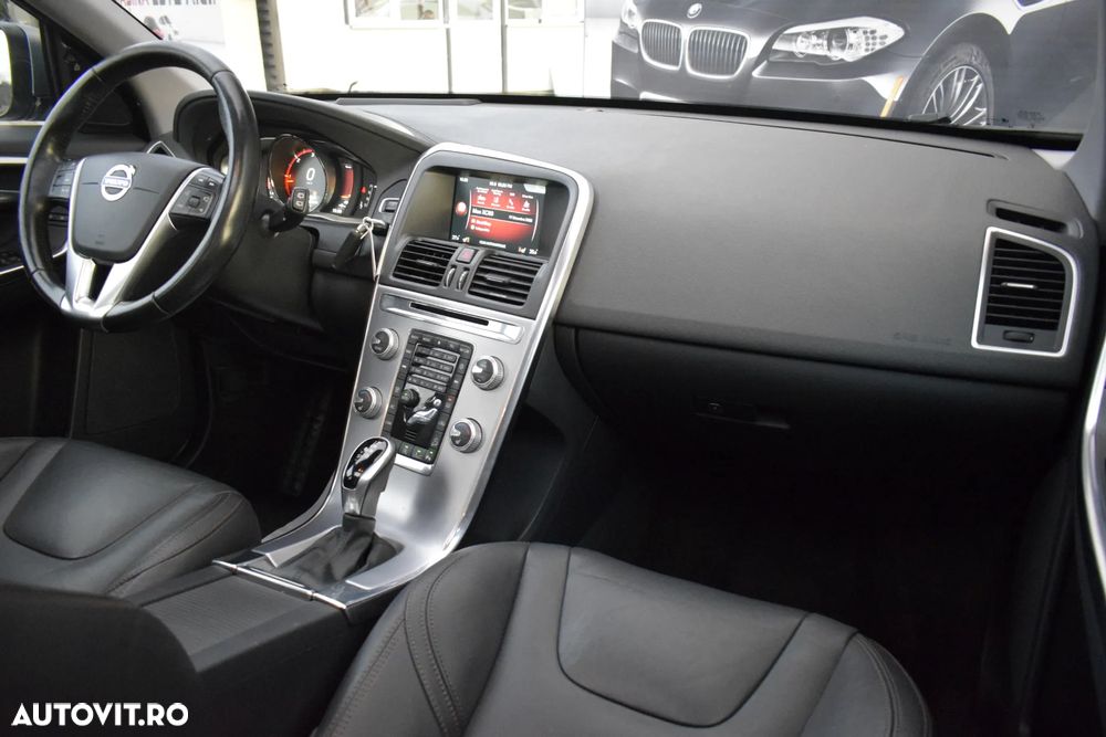 Volvo XC 60 D5 AWD Geartronic Ocean Race - 9