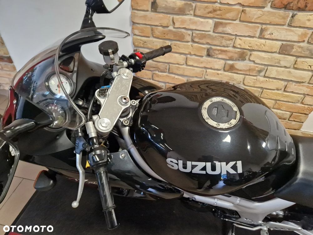 Suzuki SV - 12