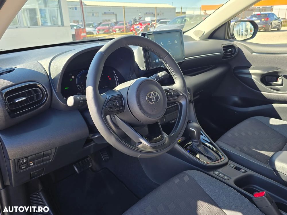 Toyota Yaris 1.5 VVT-i HSD Dynamic - 9