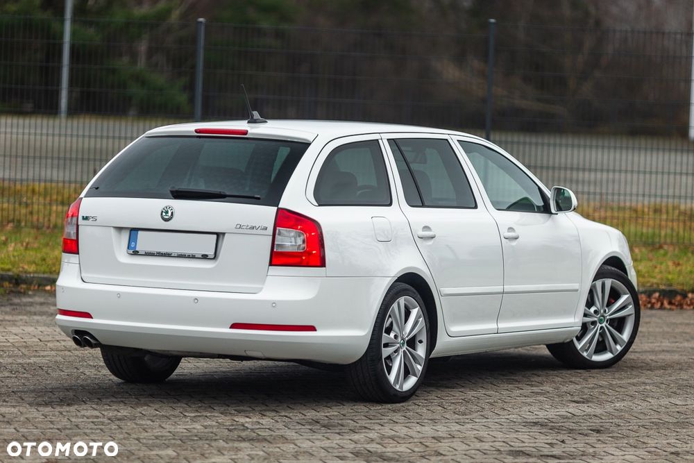 Skoda Octavia 2.0 TDI CR DPF RS - 12