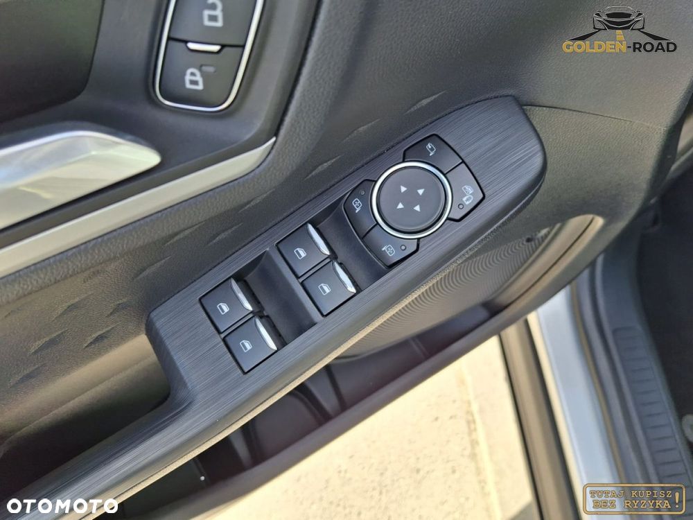 Ford Kuga - 12