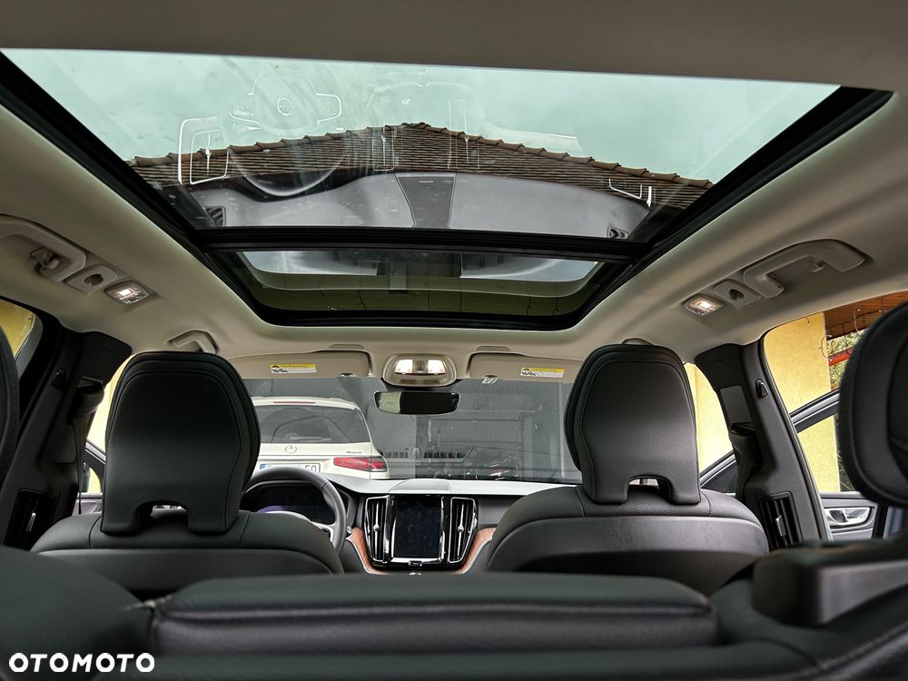 Volvo XC 60 T8 AWD Recharge Geartronic RDesign - 34