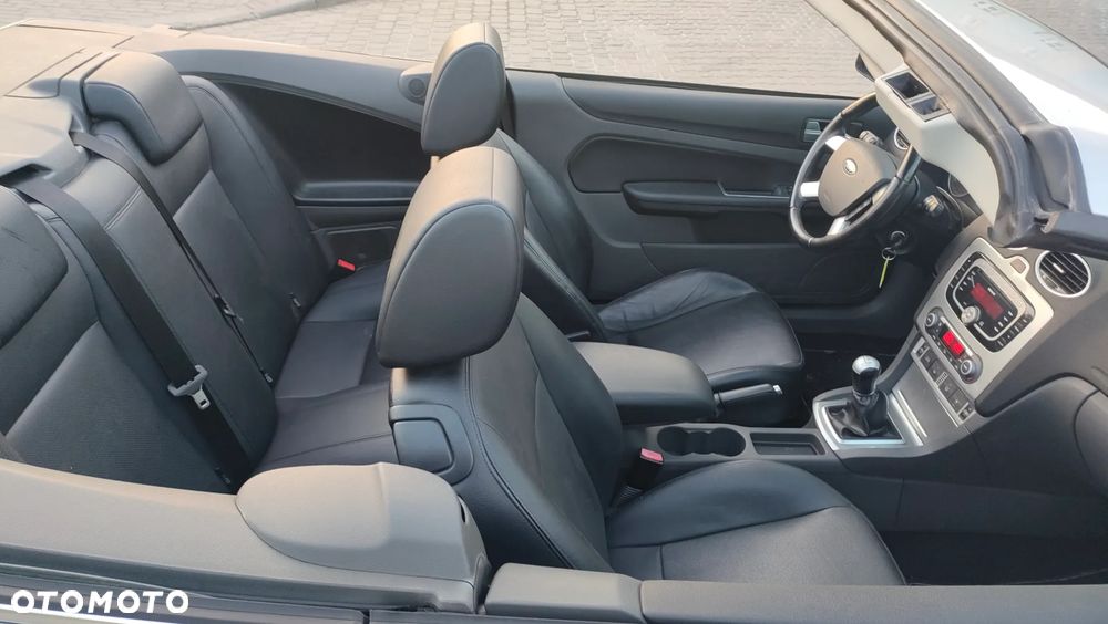 Ford Focus 2.0 16V Titanium - 10