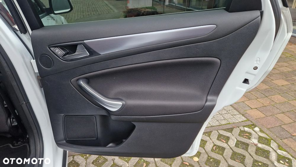 Ford Mondeo 2.0 TDCi Ghia X - 32