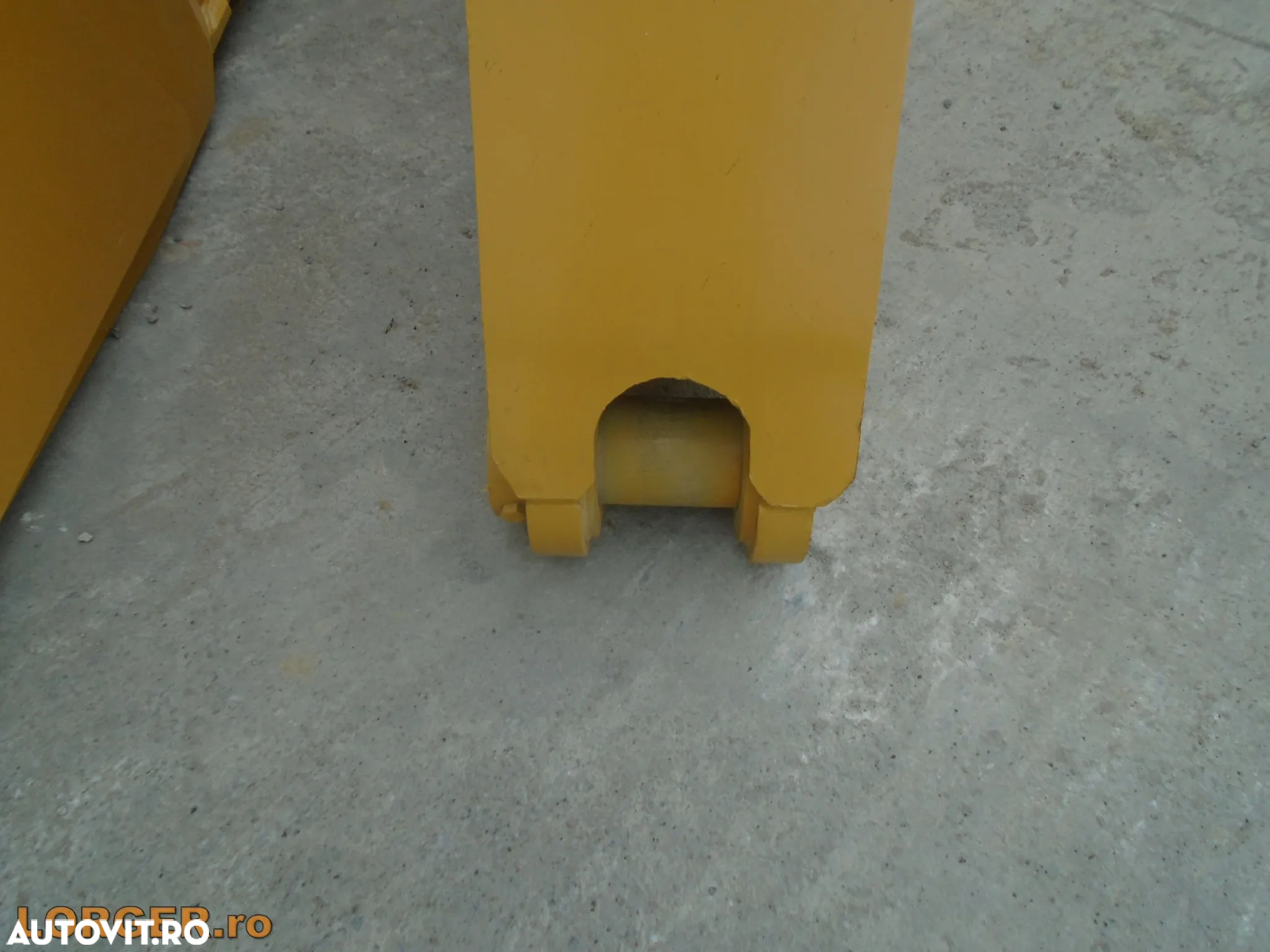 Alta Brat Lung de 24 m pe excavatoare intre 45 si 65 de tone - 13