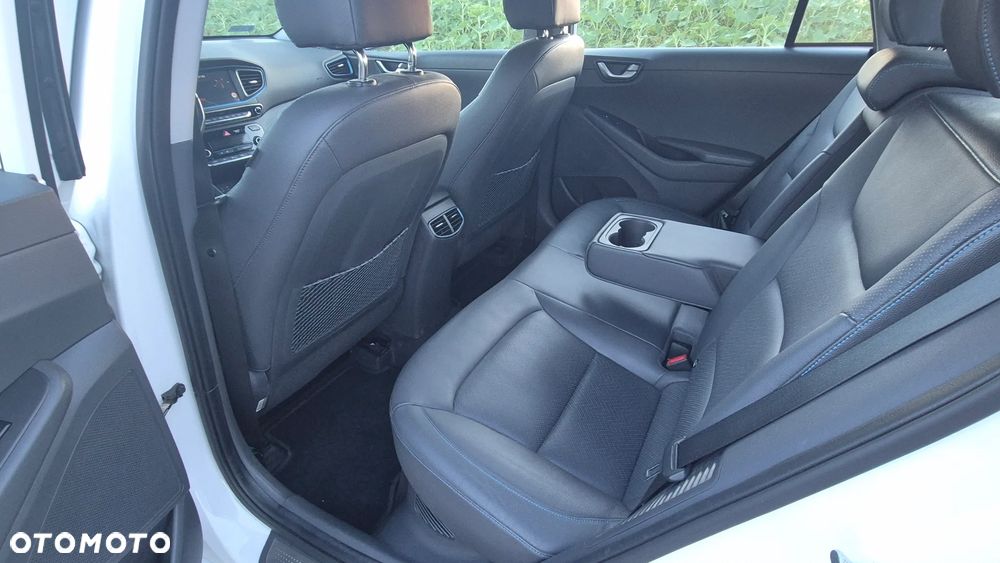 Hyundai IONIQ 1.6 GDI Premium - 8