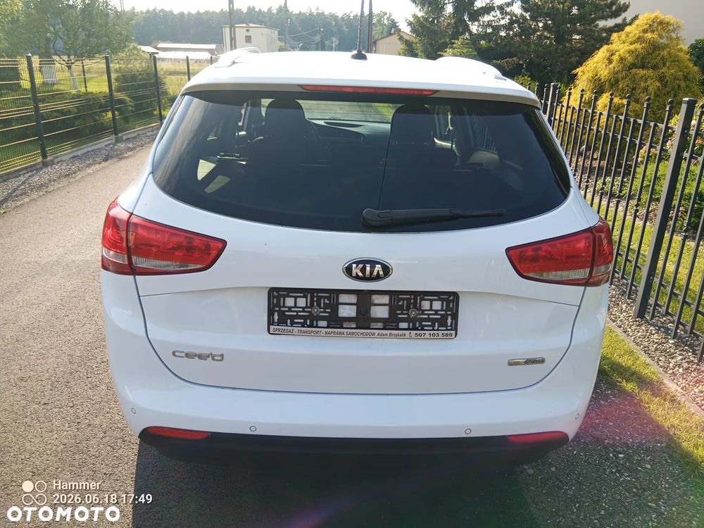 Kia Ceed 1.6 CRDi 136 ISG Vision - 9