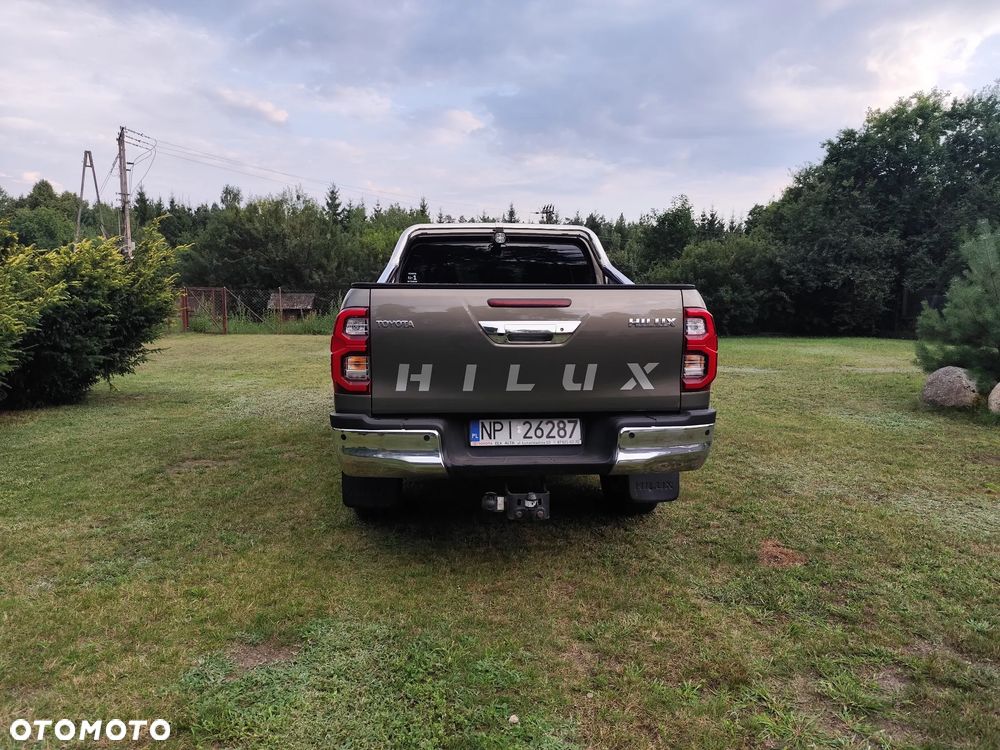 Toyota Hilux 2.8 D-4D Double Cab SR5 4x4 - 5