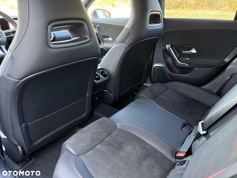 Mercedes-Benz CLA - 14