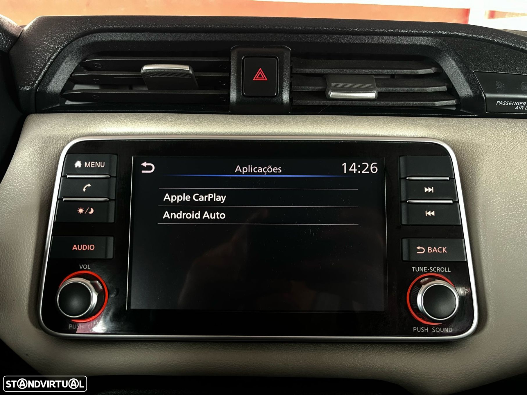 Nissan Micra 1.0 IG-T Acenta - 11