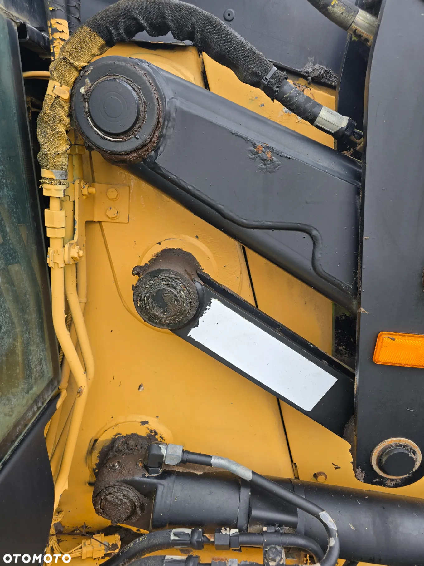Caterpillar - 6