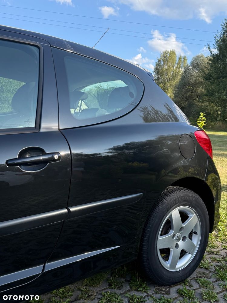 Peugeot 207 1.4 16V Trendy - 16