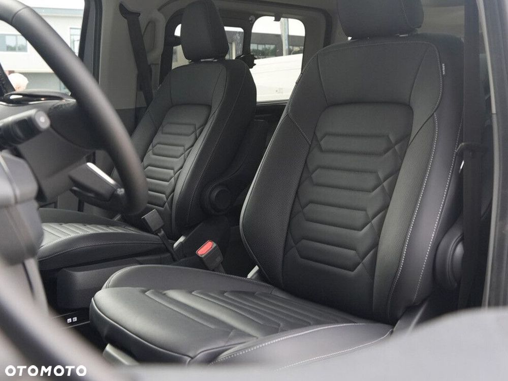 Ford Tourneo Custom - 18