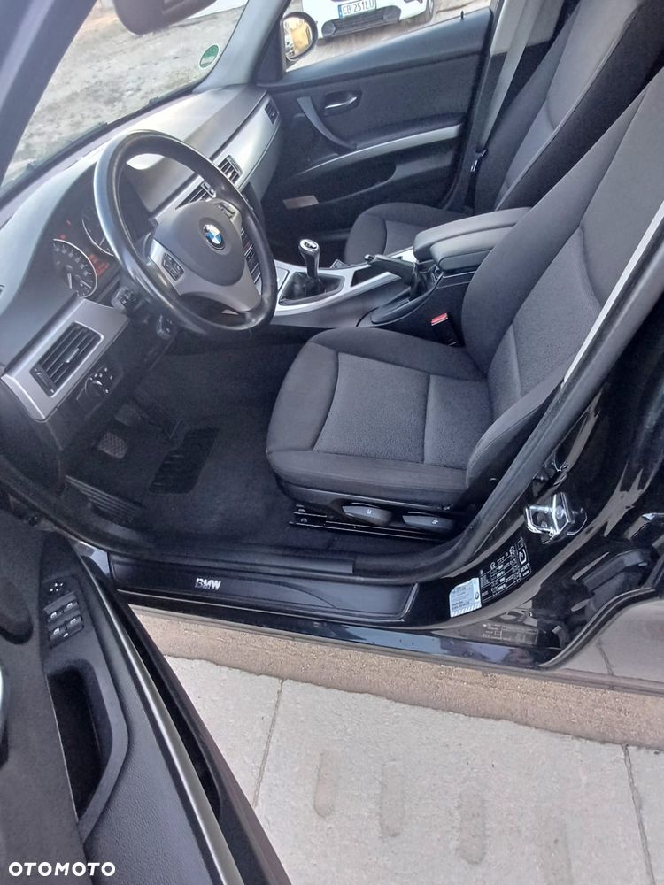 BMW Seria 3 - 23