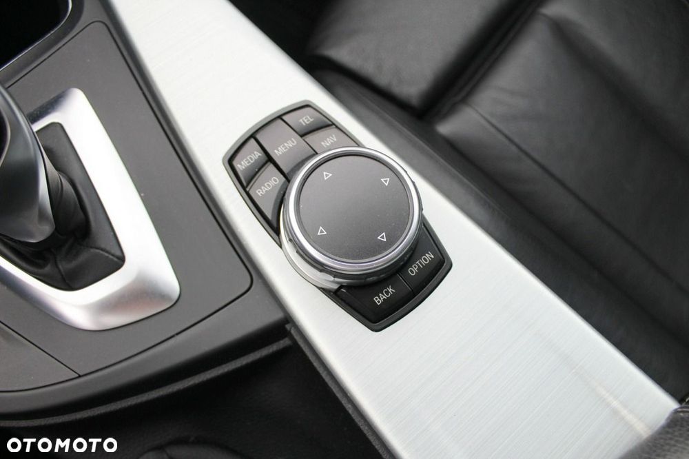 BMW 3GT 328i xDrive - 24