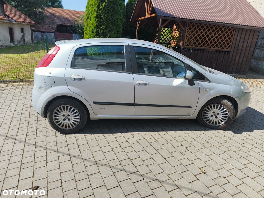 Fiat Grande Punto - 5