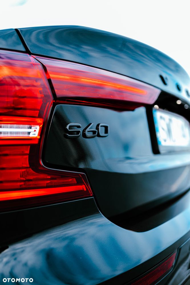 Volvo S60 T8 Recharge AWD Ultimate Dark - 8