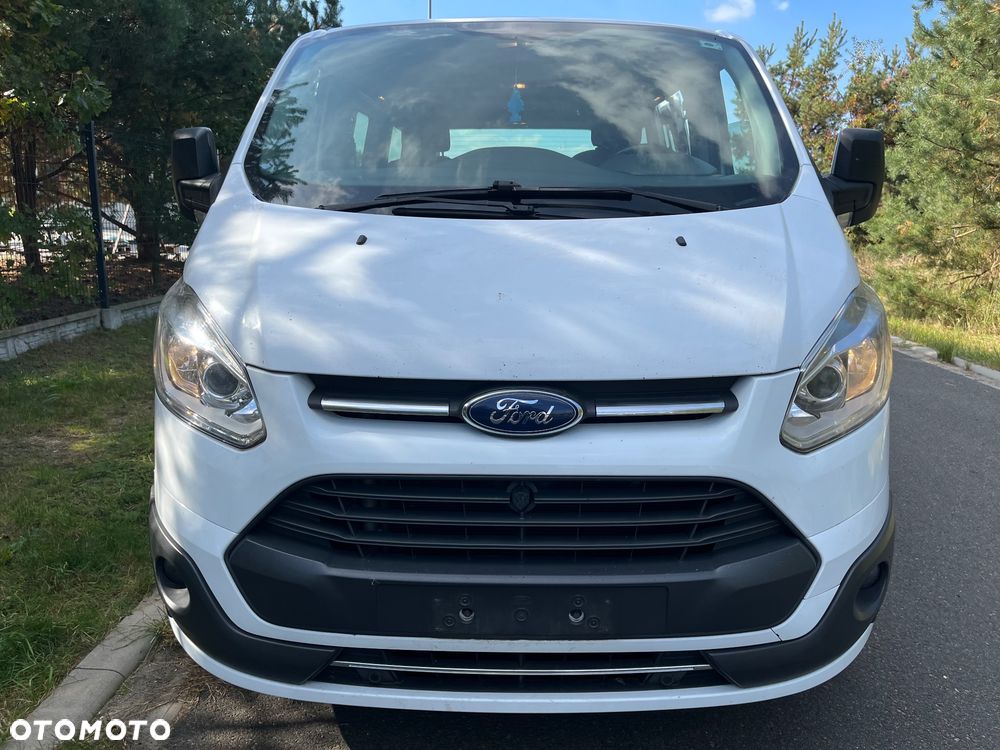 Ford Tourneo Custom - 3