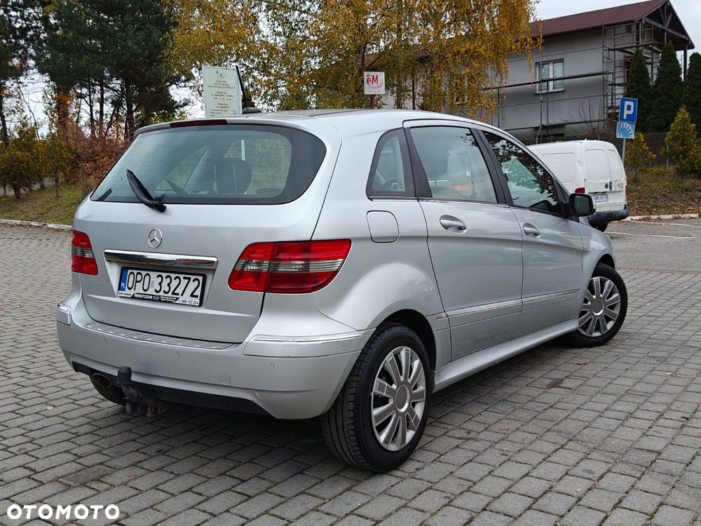 Mercedes-Benz B-Class 2011 photo 3
